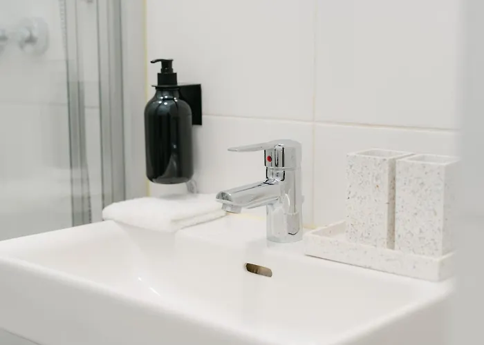 Apartmán Stylish For 4-6, 5 Min To Center, Metro & Free Parking *