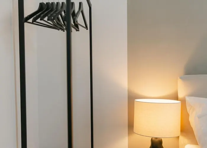 Stylish For 4-6, 5 Min To Center, Metro & Free Parking Apartmán