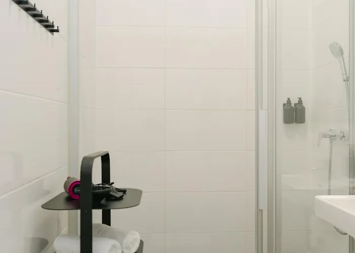 Apartmán Stylish For 4-6, 5 Min To Center, Metro & Free Parking