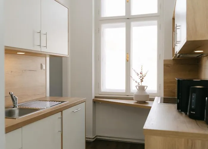 Stylish For 4-6, 5 Min To Center, Metro & Free Parking