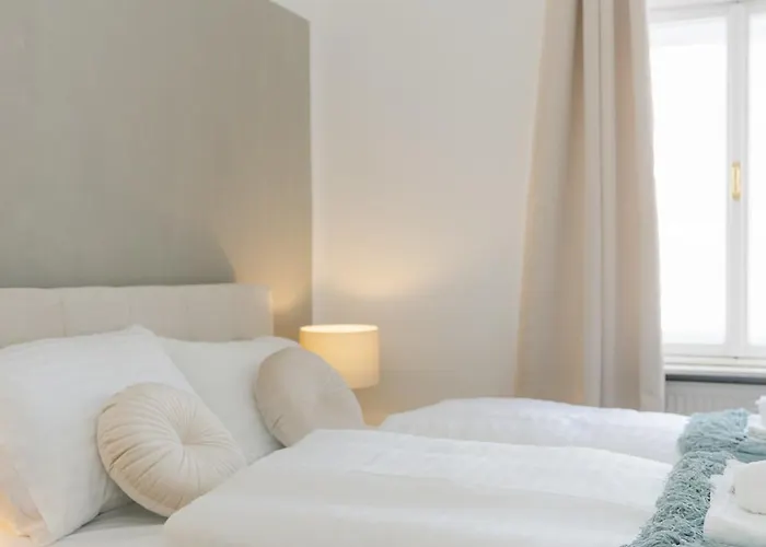 Apartmán Stylish For 4-6, 5 Min To Center, Metro & Free Parking